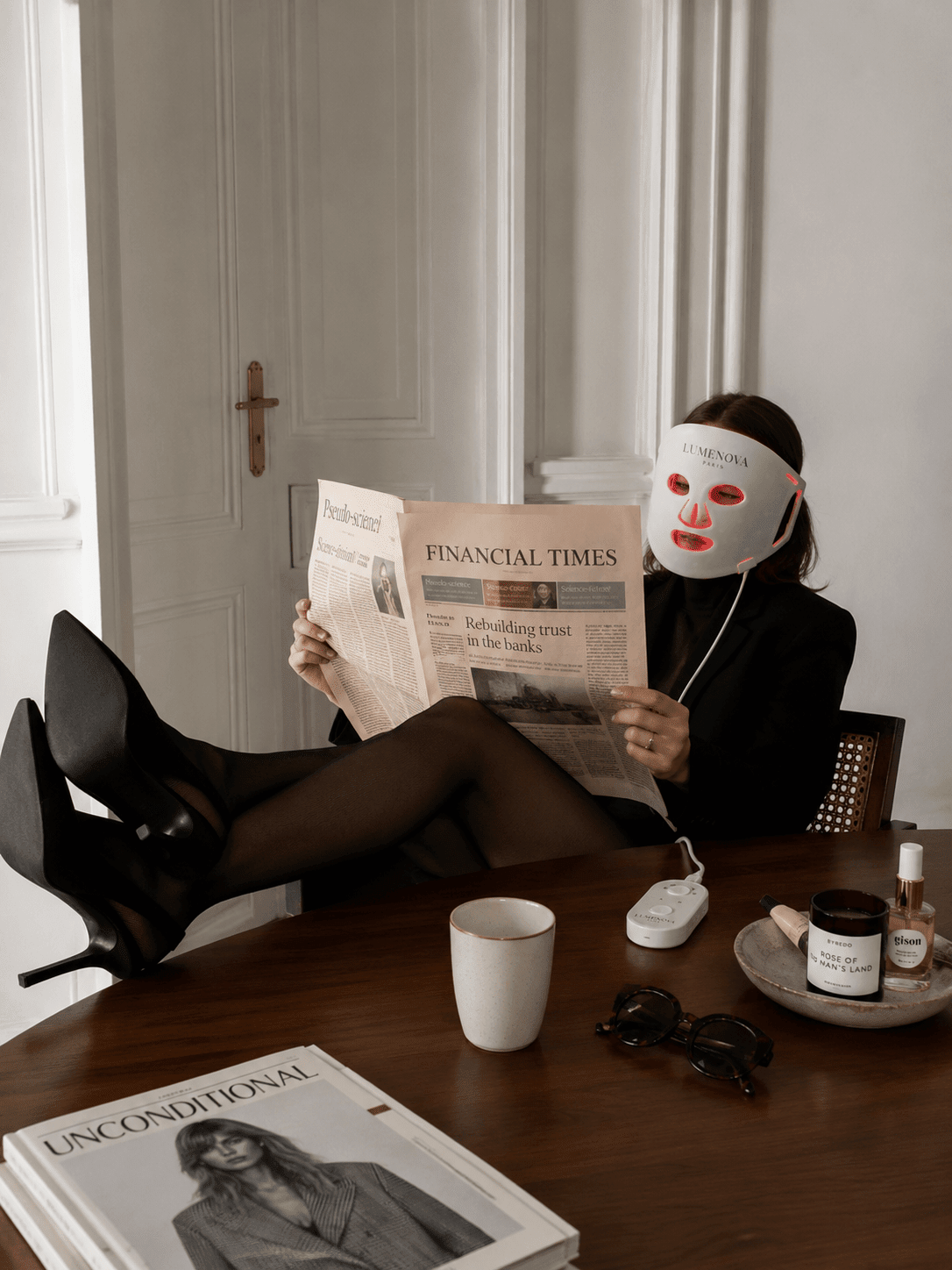 Femme portant masque led visage au quotidien Lumenova Paris